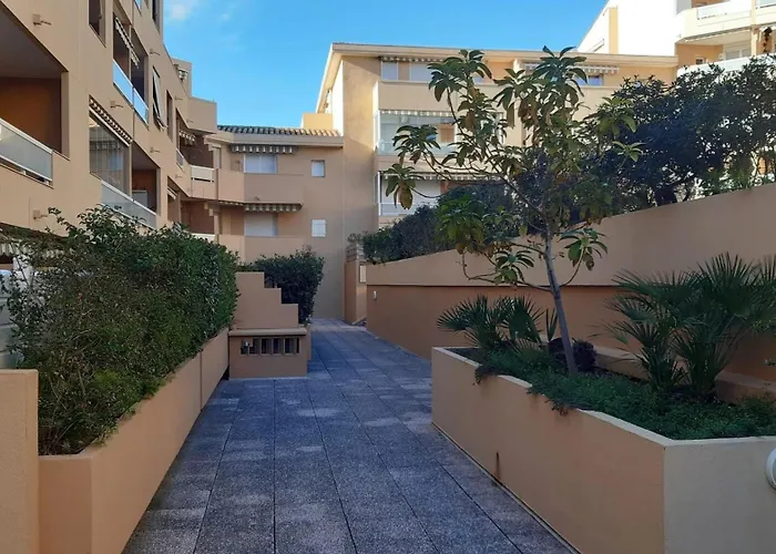 Charmant Studio A Sainte-Maxime, 30 M² Apartment *